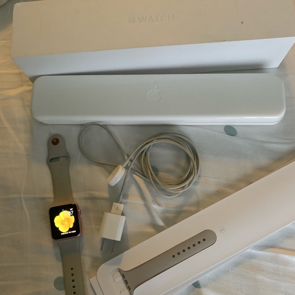 Apple Watch Sport 42mm Rose Gold Stone Sport Band